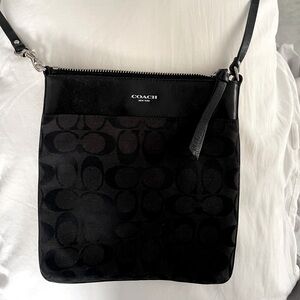 VINTAGE COACH CROSSBODY BAG